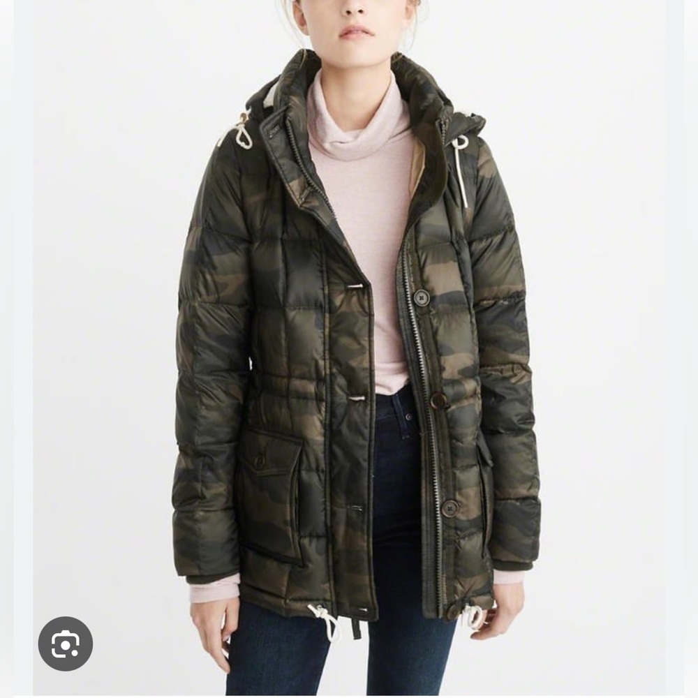 Abercrombie & Fitch Green Camouflage Puffer Jacket
